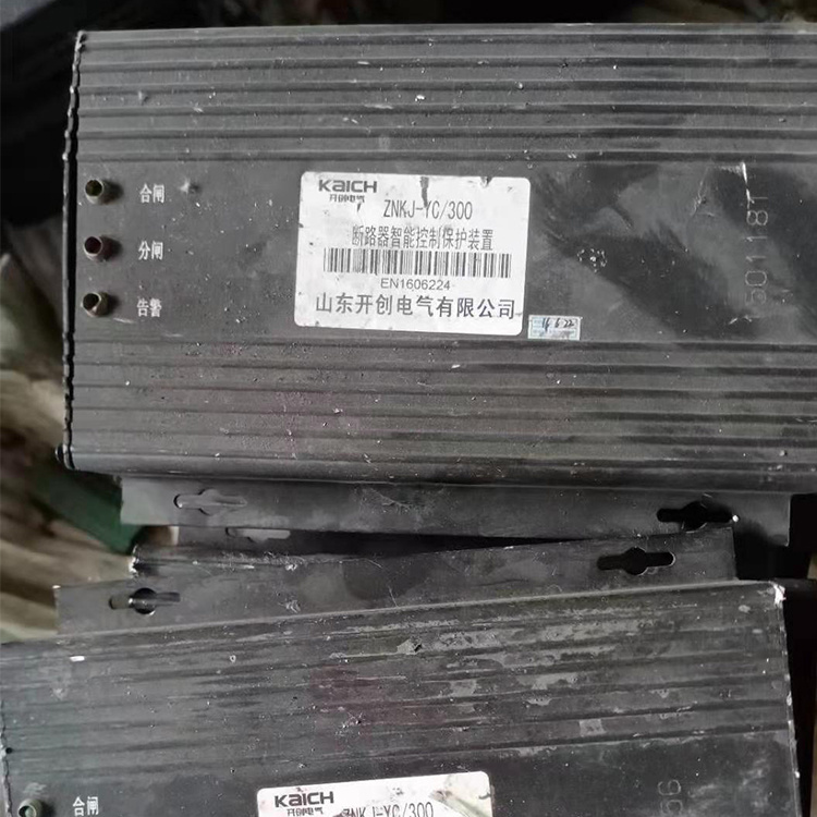 山东**ZNKJ-YC-300断路器智能控制保护装置.jpg